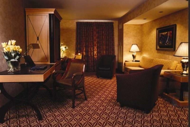 The Bertram Inn & Conf Ctr Trademark Collection By Wyndham Aurora Exterior foto